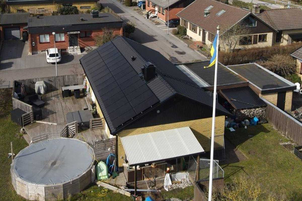 En villa i Bjärred med nytt tak och solceller